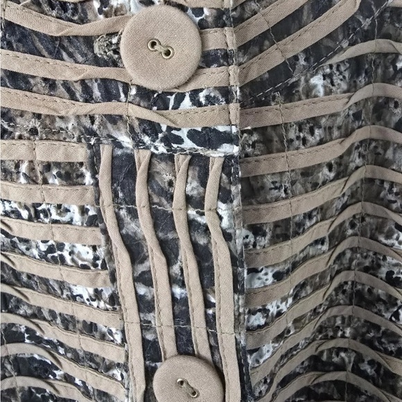 Art To Wear Chico's Jacket L Women Jungle Print Duble Button Bohomein Excellent - Picture 8 of 14